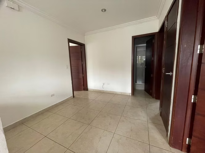 Venta de Casa en Las Colinas - Imagen 17