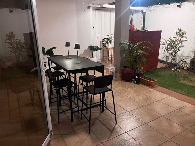 renta con piscina en zona exclusiva - Imagen 2