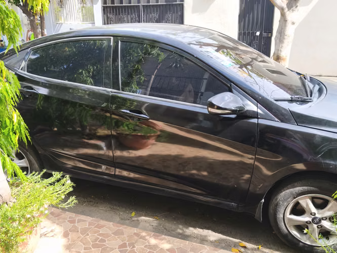 HYUNDAI ACCENT BLUE 2017 - Imagen 6