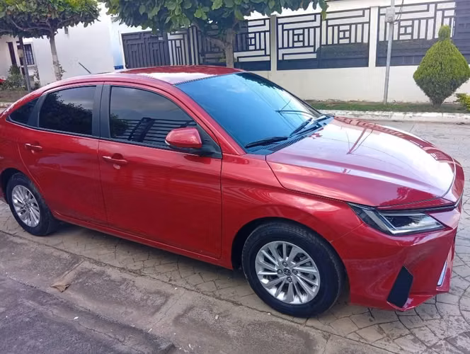 Yaris 2025 Sedan - Imagen 2