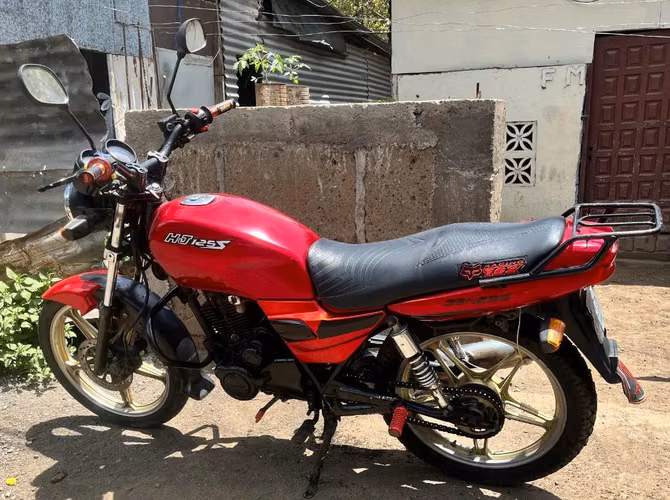 Se vende Génesis HJ 125S