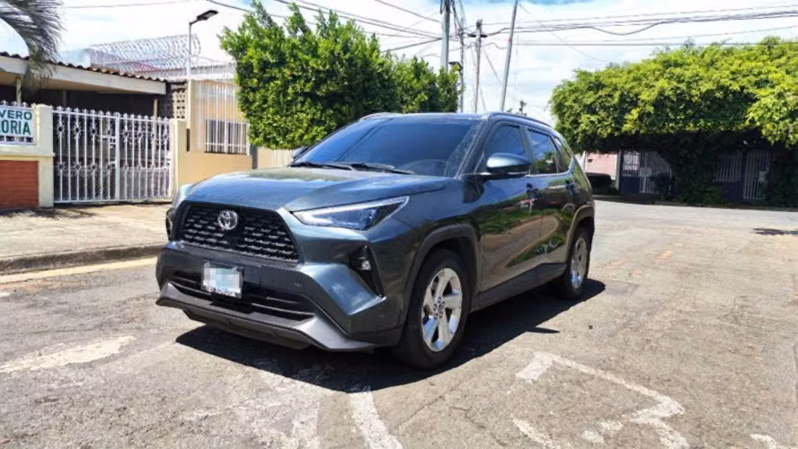 Toyota Yaris Cross Mecánico año 2026