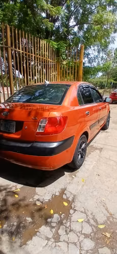Kia rio Automático