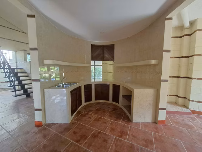 GG - Venta, casa con vista panorámica en Villa Fontana Sur. - Imagen 3