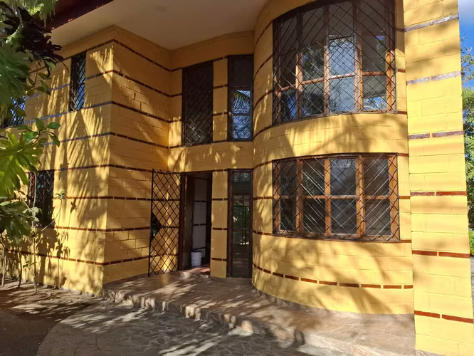 GG - Venta, casa con vista panorámica en Villa Fontana Sur.