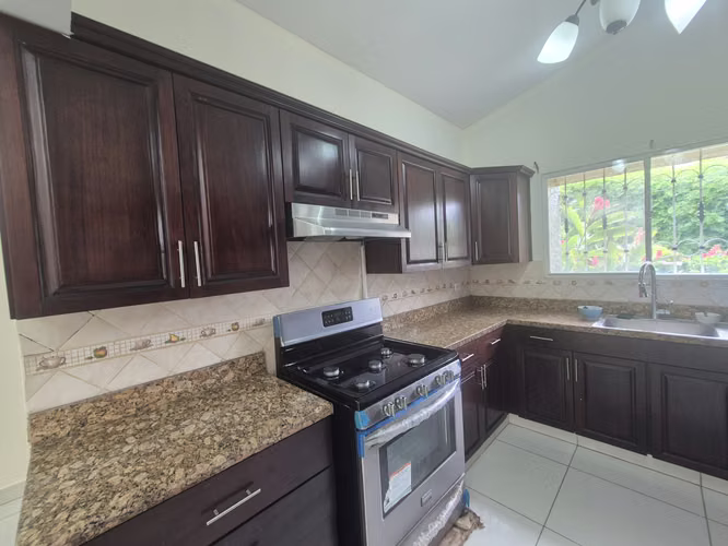 Venta de Linda Casa en km 15.9  Carretera a Masaya