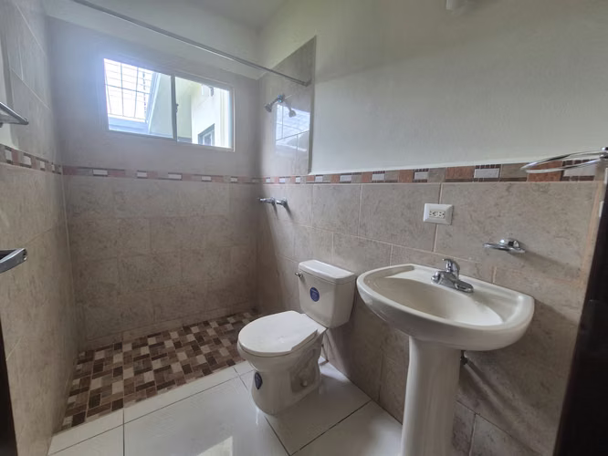 Venta de Linda Casa en km 15.9  Carretera a Masaya