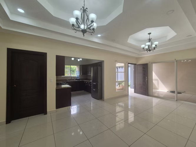 Venta de Linda Casa en km 15.9  Carretera a Masaya - Imagen 3