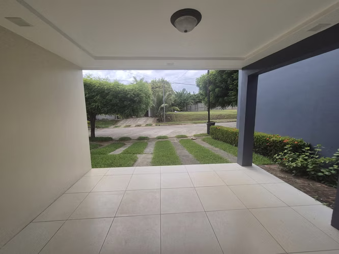 Venta de Linda Casa en km 15.9  Carretera a Masaya
