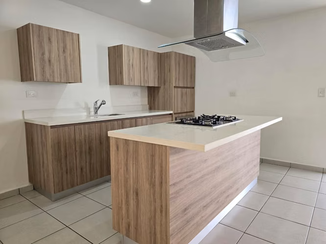 Casa de dos plantas en renta en Condominio EL Cortijo de la Sierra - Imagen 3