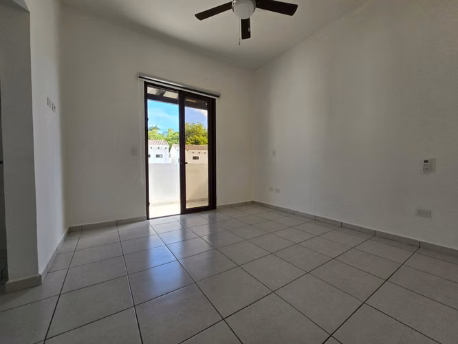 Casa de dos plantas en renta en Condominio EL Cortijo de la Sierra - Imagen 8