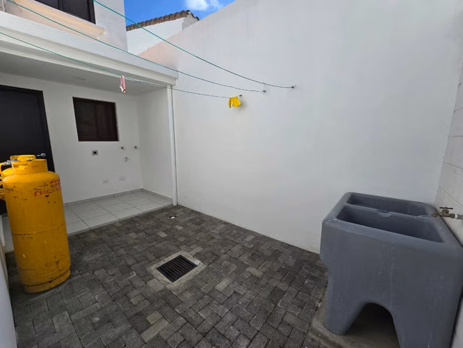 Casa de dos plantas en renta en Condominio EL Cortijo de la Sierra - Imagen 4