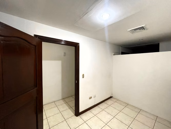 KC-Oficina corporativa en renta en una de las zonas más estratégicas de Managua  - Imagen 10