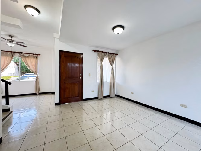 Alquilo apartamento estilo townhouse - Imagen 4