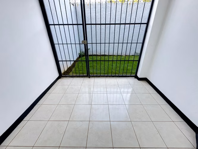 Alquilo apartamento estilo townhouse - Imagen 12