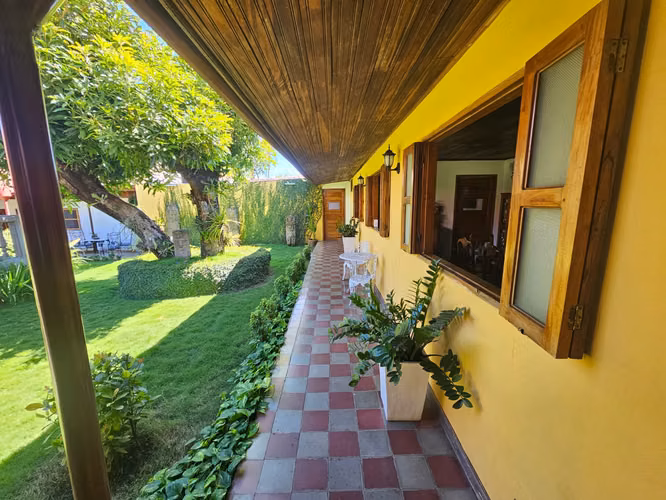 VENTA DE CASA COLONIAL EN EL CENTRO DE GRANADA ml