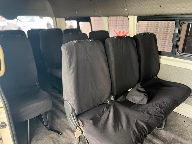 TOYOTA HIACE AÑO 2017