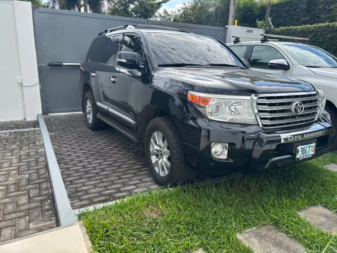 Toyota Landcruiser LC200 VX Automatica