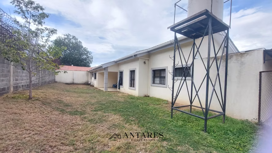 Amplia Casa en Residencial en Carretera Masaya - Imagen 7