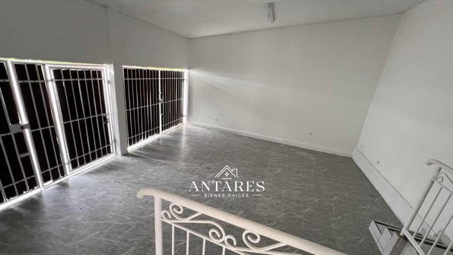 Casa para vivienda u oficinas en zona del colegio Americano