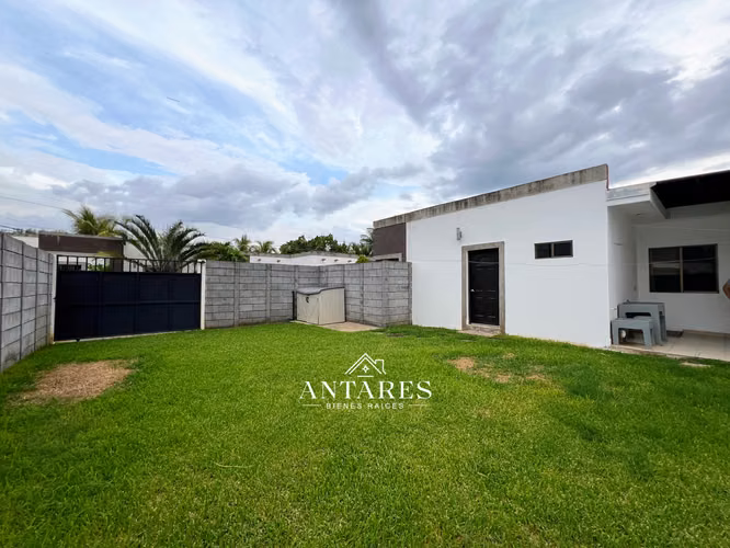 Moderna Casa en Condominio en Veracruz, Ctra. Masaya