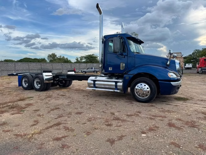 EN VENTA FREIGHTLINER M2 106 AÑO 2007