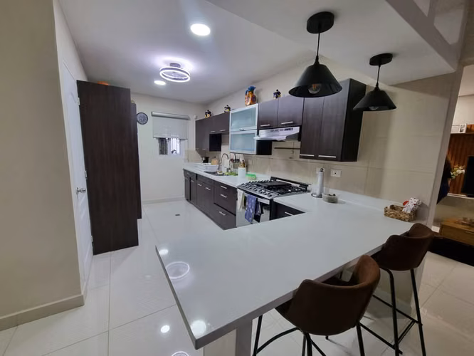 KW - Venta,  casa en condominio de Santo Domingo. - Imagen 5