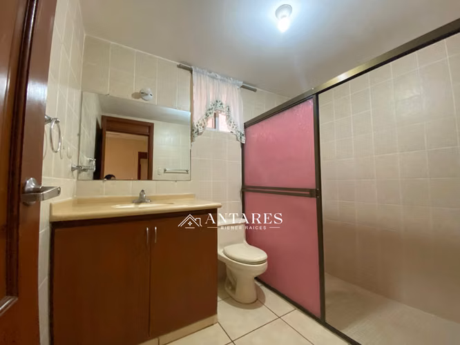 Casa amplia en residencial km 16 Carretera Masaya - Imagen 8