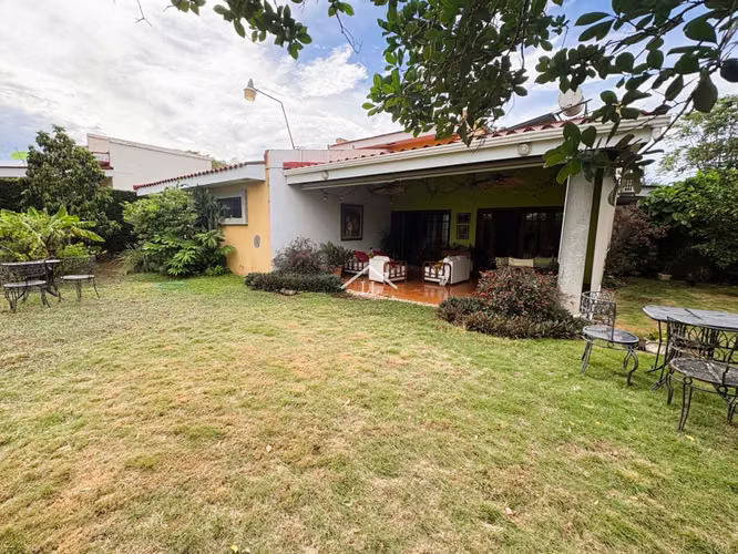 LL-Se Renta Casa Amoblada en Condominio Cerrado en Km 11 de Carretera Masaya