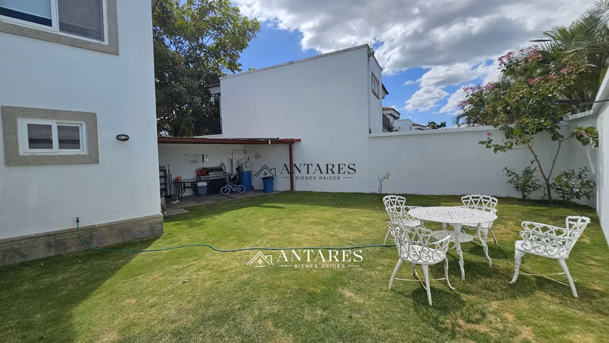Casa en Renta en Las Colinas
