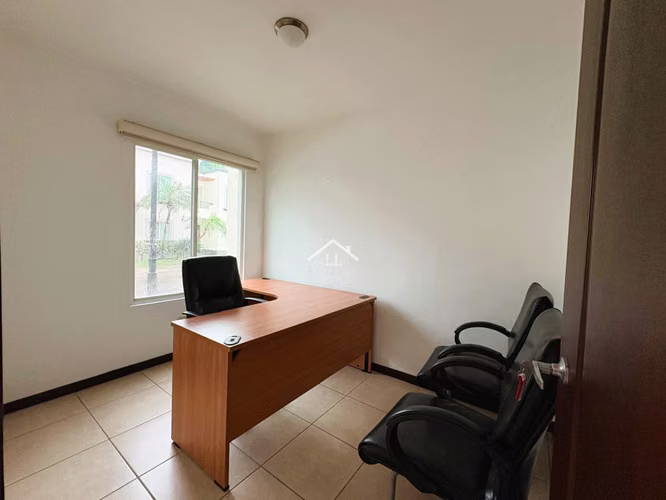 LL - Se Renta Linda Casa en Condominio en Las Colinas - Imagen 9