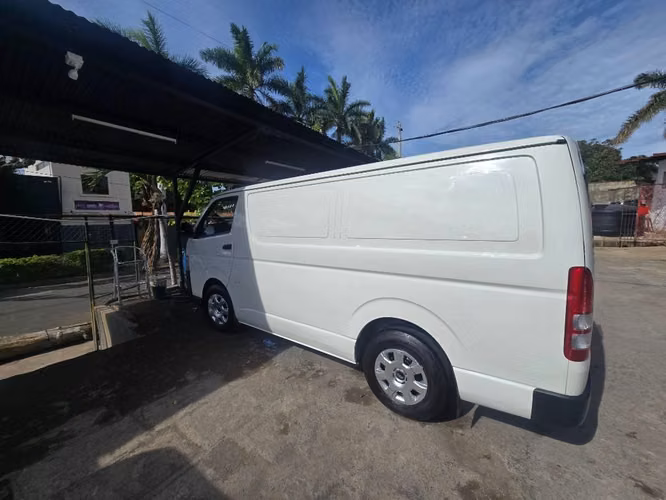Toyota Hiace Panel