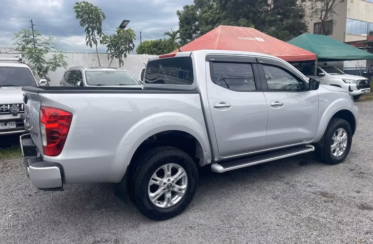 NISSAN FRONTIER NP300 SE 4x4 MECÁNICA AÑO 2024