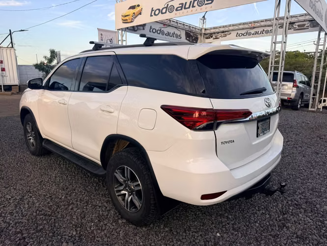 Toyota Fortuner 1GD 2.8 año 2022 mecánica 4x4