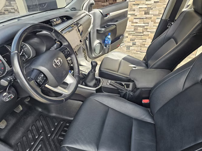 Toyota Hilux 2023 full mecánica 4x4 motor potente 2.8 1GD