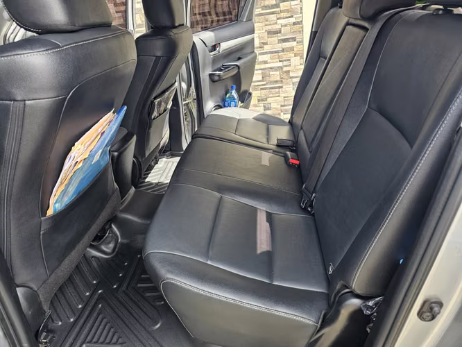 Toyota Hilux 2023 full mecánica 4x4 motor potente 2.8 1GD
