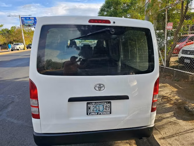 Toyota Hiace panel  2016 5l con doble aire.