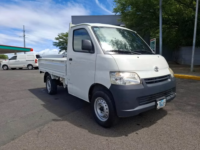 Camioncito  Toyota  Lite-Ace   //  2024