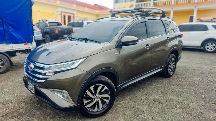 Preciosa TOYOTA RUSH 2021