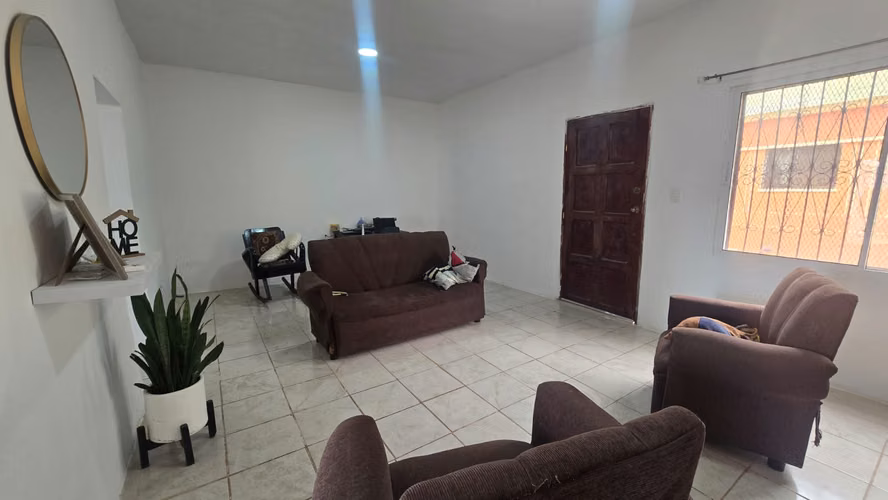 Casa en venta a dos cuadras del parque central de Diriamba - Imagen 4