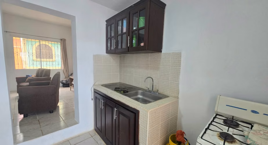 Casa en venta a dos cuadras del parque central de Diriamba - Imagen 7