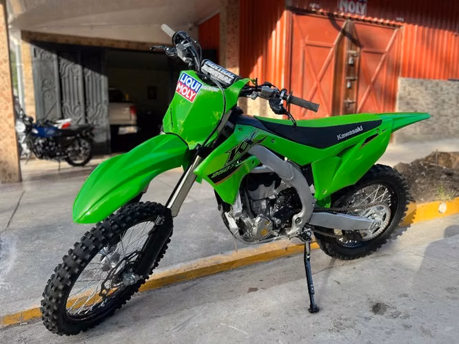 Vendo bella Kawasaki KX 250x año 2024 Único dueño todo legal  Jinotega $8500 negociable - Imagen 5