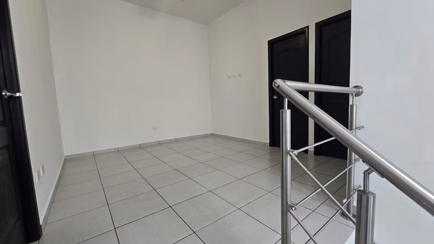 Casa de dos plantas en renta en Condominio Cortijo de la Sierra, carretera masaya - Imagen 2