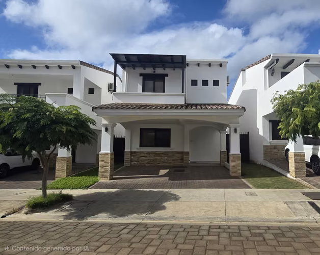 Casa de dos plantas en renta en Condominio Cortijo de la Sierra, carretera masaya