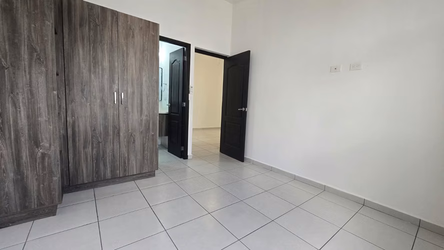Casa de dos plantas en renta en Condominio Cortijo de la Sierra, carretera masaya - Imagen 11