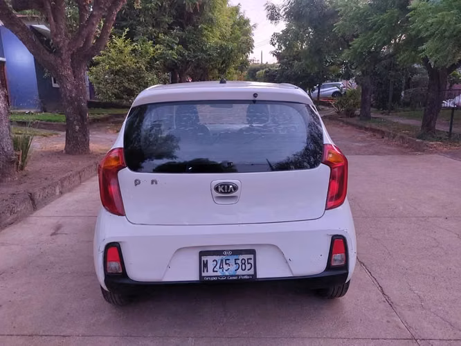 Kia Picanto blanco Año 2016