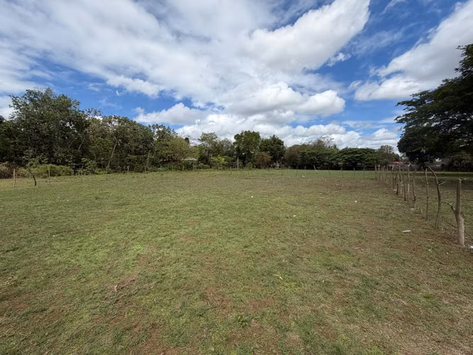 Se vende terreno en el raizon