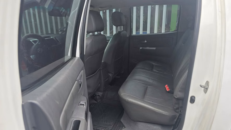 Venta de Camioneta Doble Cabina Hilux Full SRV 2015, Automatica