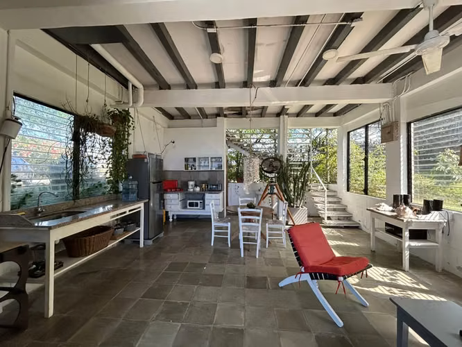 Hermosa casa frente al mar, CG