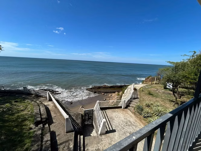 Hermosa casa frente al mar, CG